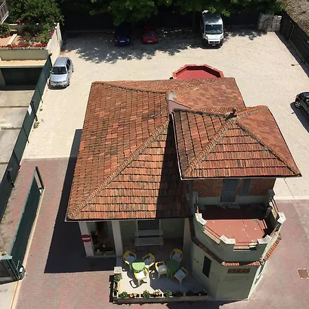 Fiorella Hotel 2*